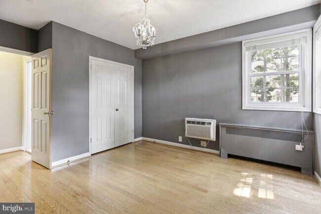 Building Photo - 209 N Trenton St