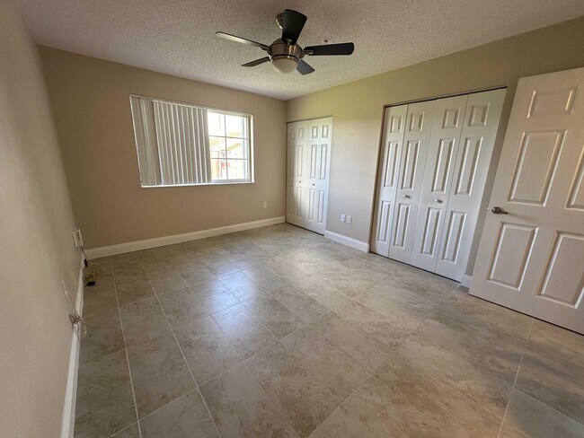 Building Photo - 7872 Sonoma Springs Cir