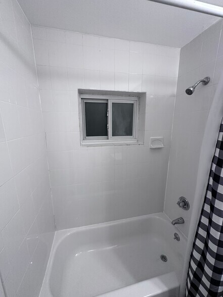 Building Photo - 77 Chiswick Rd