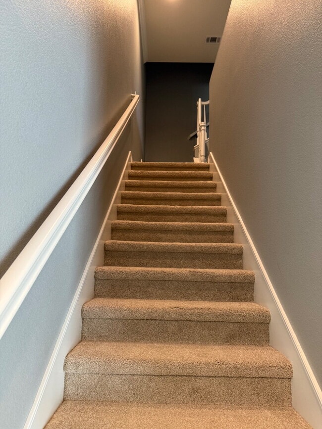 Building Photo - Gorgeous 3 Bed, 2.5 Bath Condo in Perfect ...