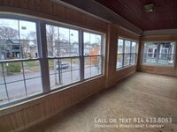 Building Photo - 620 E 6th St