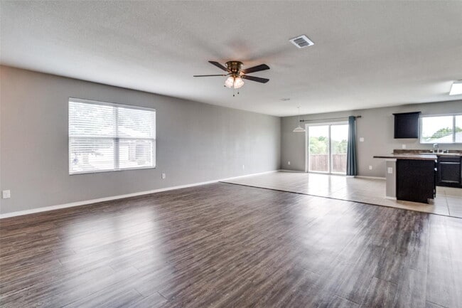 Building Photo - 1434 Raven Dr W