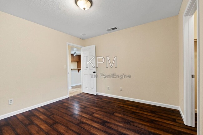 Building Photo - 1544 Emily Ct