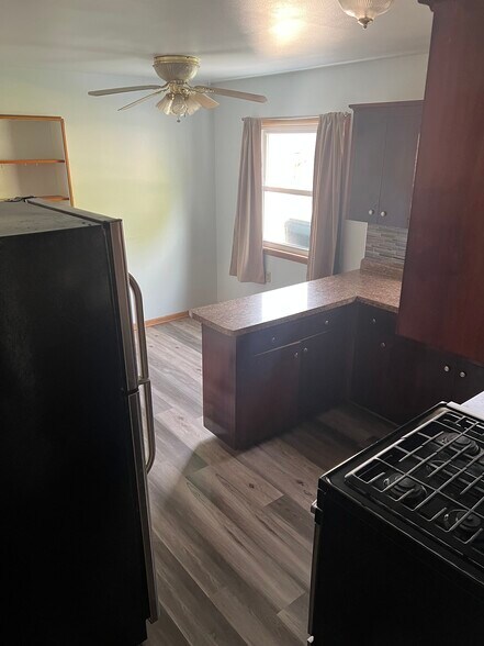 Building Photo - 6654 W Constance Ave