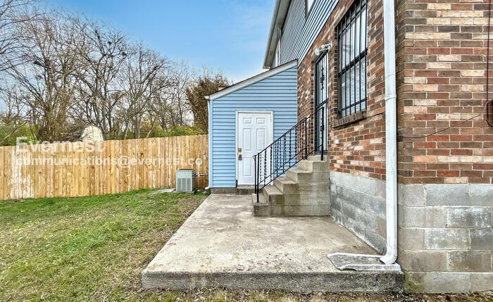 Building Photo - 1221 Katie Ave