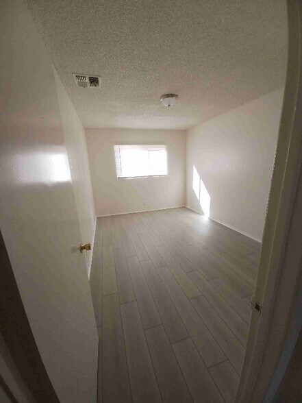 Building Photo - 4114 W Ave L