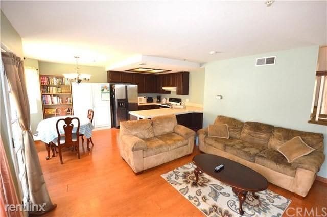 Building Photo - 3 br, 2 bath Condo - 755 N East St