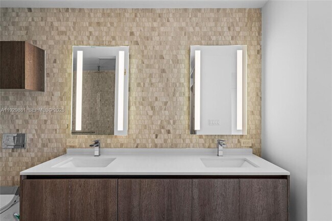 Building Photo - 88 SW 7th St