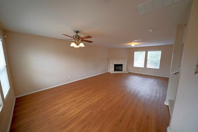 Building Photo - Spacious Cibolo Home on Cul-de-Sac Lot - Realtor Commission: $500