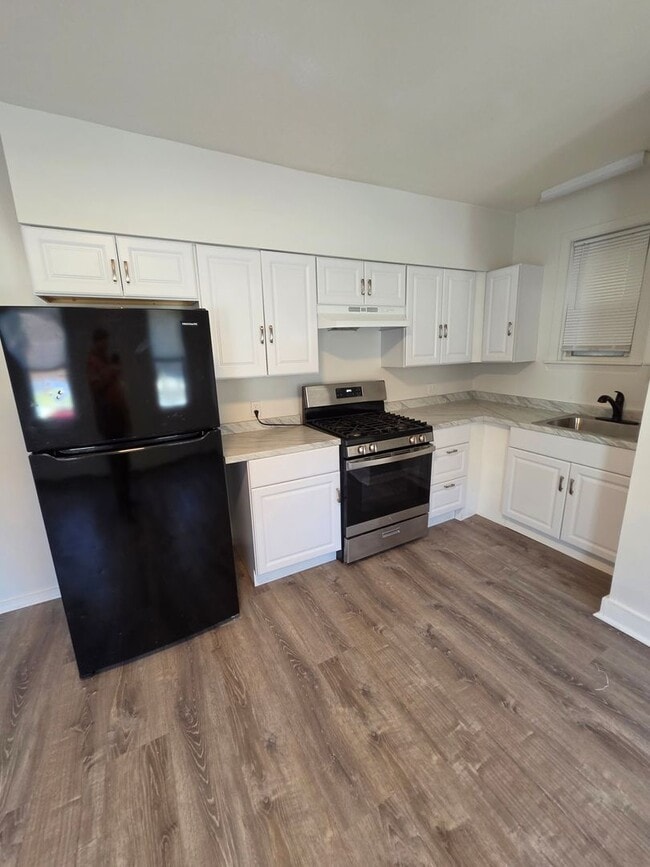 Building Photo - 91-99 Ives St