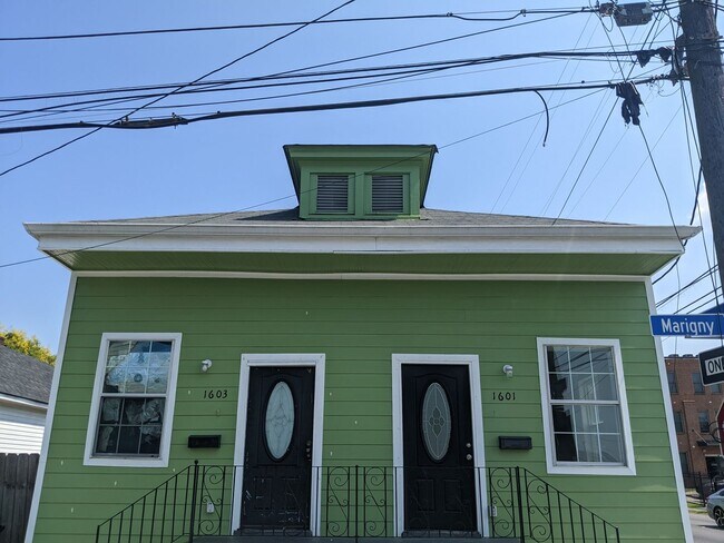 Building Photo - 1601 Marigny St