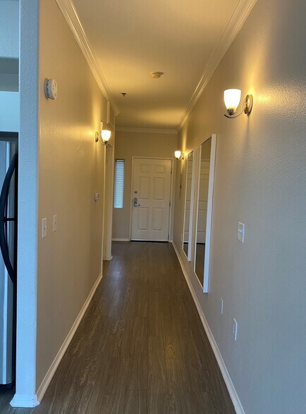 Hallway - 1643 6th Ave