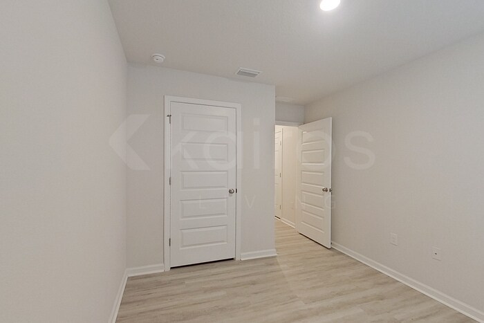 Building Photo - 124 Swallowtail Ln
