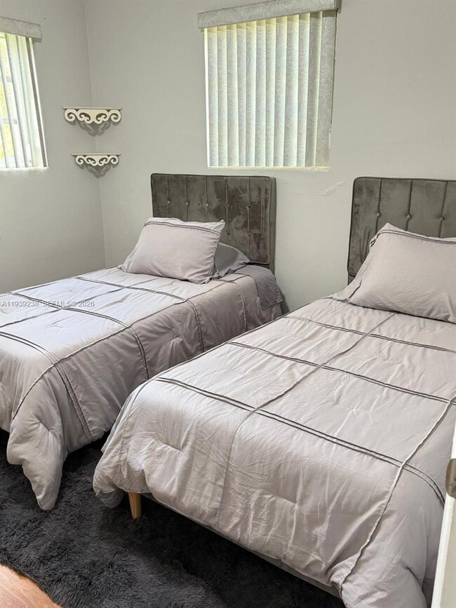 Building Photo - 1020 NE 172nd Terrace