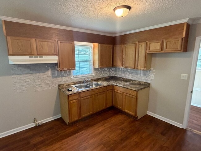 Building Photo - 707 Ward Dr