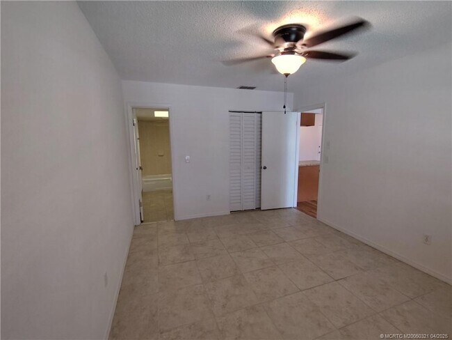 Building Photo - 950 S Kanner Hwy