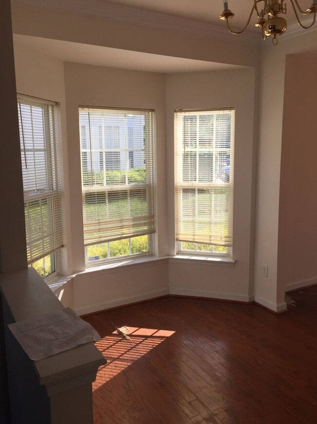 Building Photo - Charming 3 Bedroom, 2.5 Bath Townhome for Rent