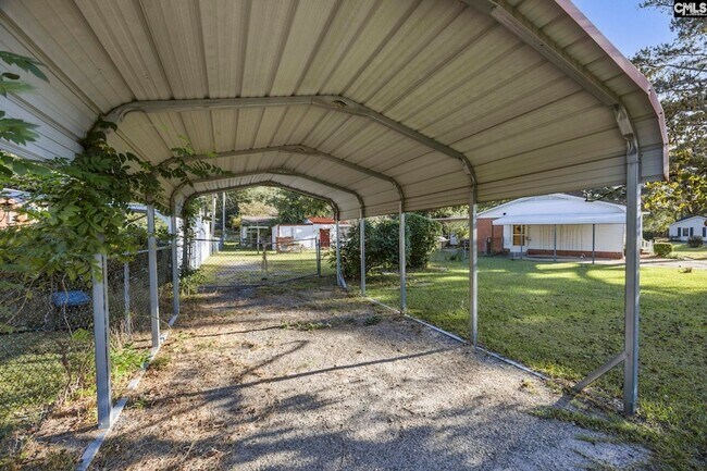 Building Photo - 1709 Woodfield Dr
