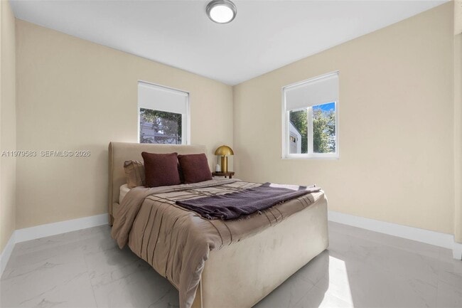 Building Photo - 10750 SW 43rd Ln