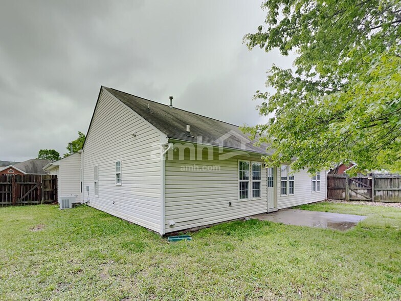 Building Photo - 3210 Revere Rd