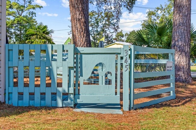 Building Photo - SNOWBIRD RENTAL- Pura Vida Cottage 4 Block...