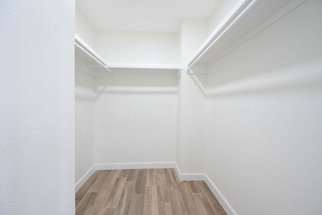 Building Photo - 5532 Beverly Hill St