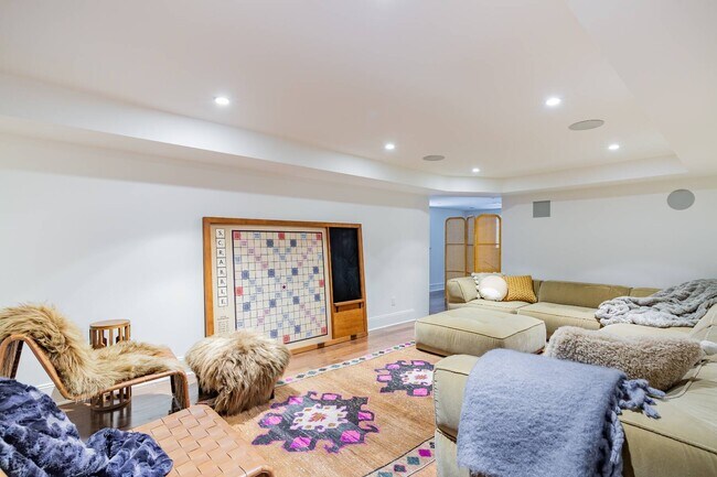 Building Photo - 41 Deep Woods Ln