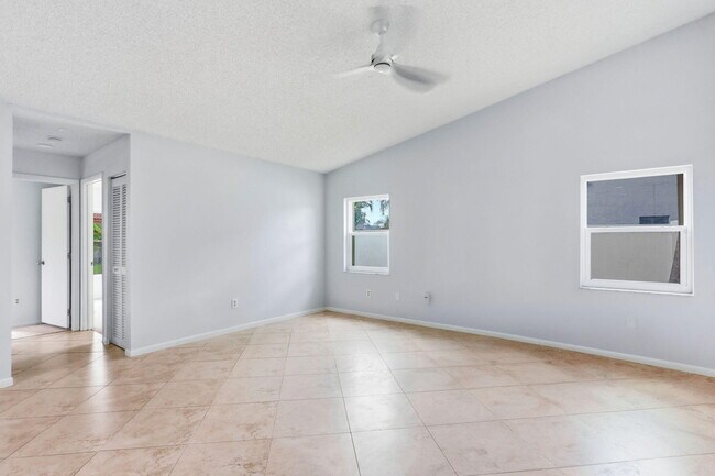 Building Photo - 2171 NW 76th Ave