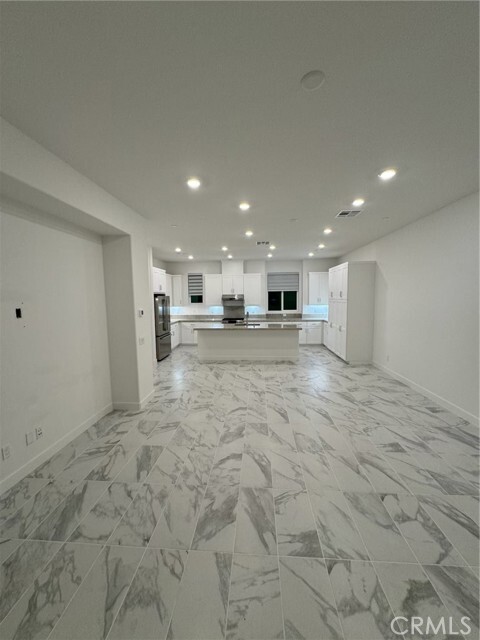 Building Photo - 247 Sash