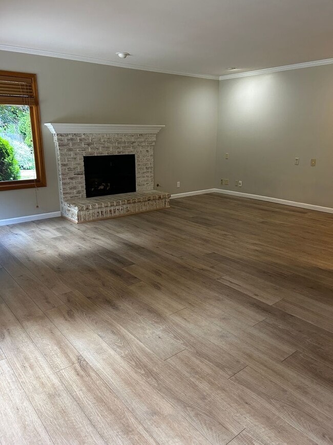 Building Photo - 3bd/2.5ba Redmond Home