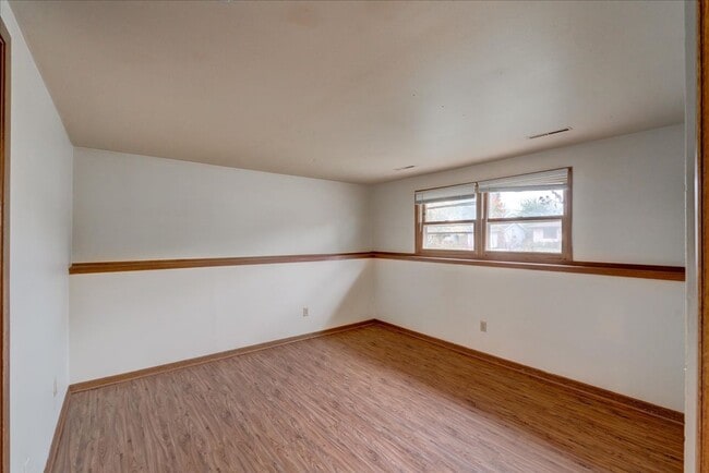 Building Photo - 1329/1331 S Thompson Dr