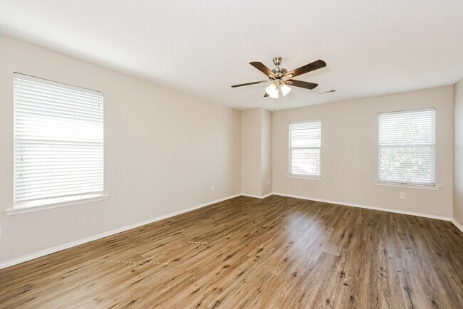 Building Photo - 2133 Pecan Creek Dr