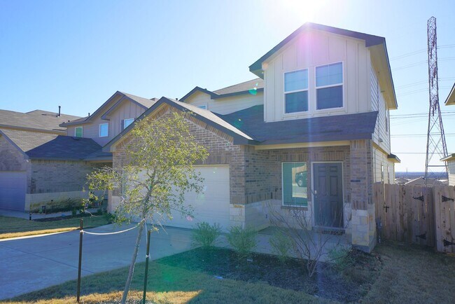 Building Photo - Like-New Home in Applewood Neighborhood. Realtor Commission: $600