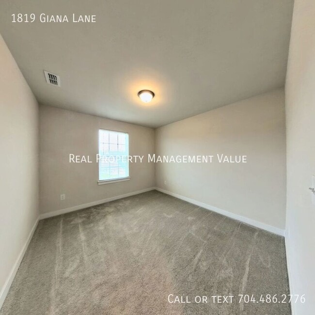 Building Photo - 1819 Giana Ln