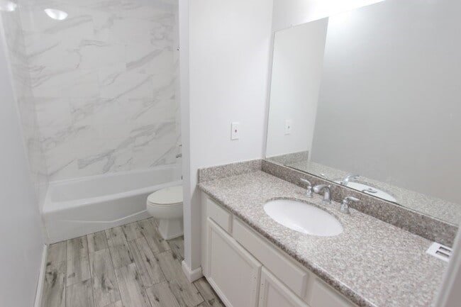 Building Photo - 6511 Kenyon Ln