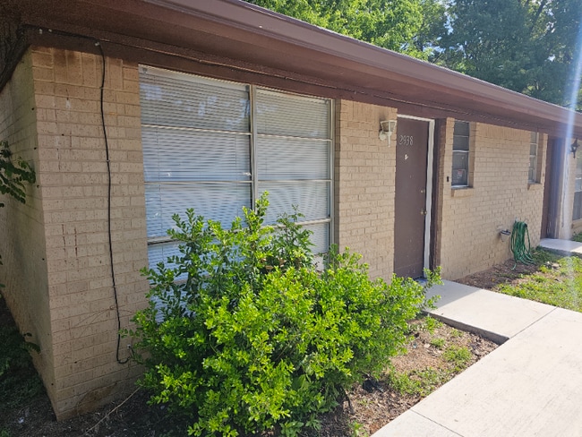 Building Photo - 2938 Bernice Dr