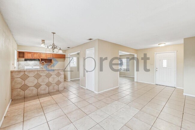 Building Photo - 6916 Shady Grove Dr