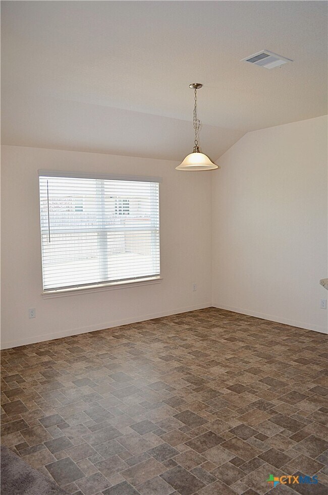 Building Photo - 6702 Keechi Valley Dr