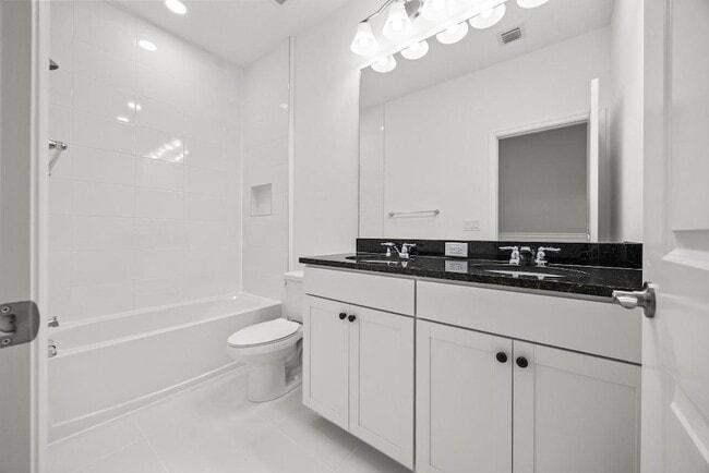 Building Photo - 4520 Longwood Lk Sq