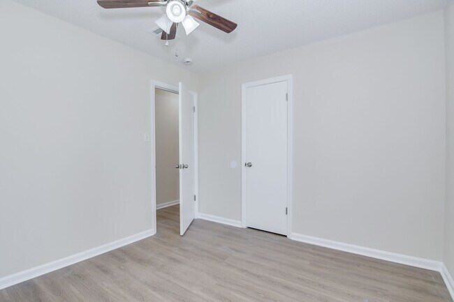 Building Photo - Brick Ranch in Columbia County