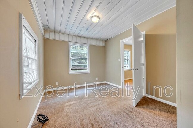 Building Photo - 1720 University Blvd