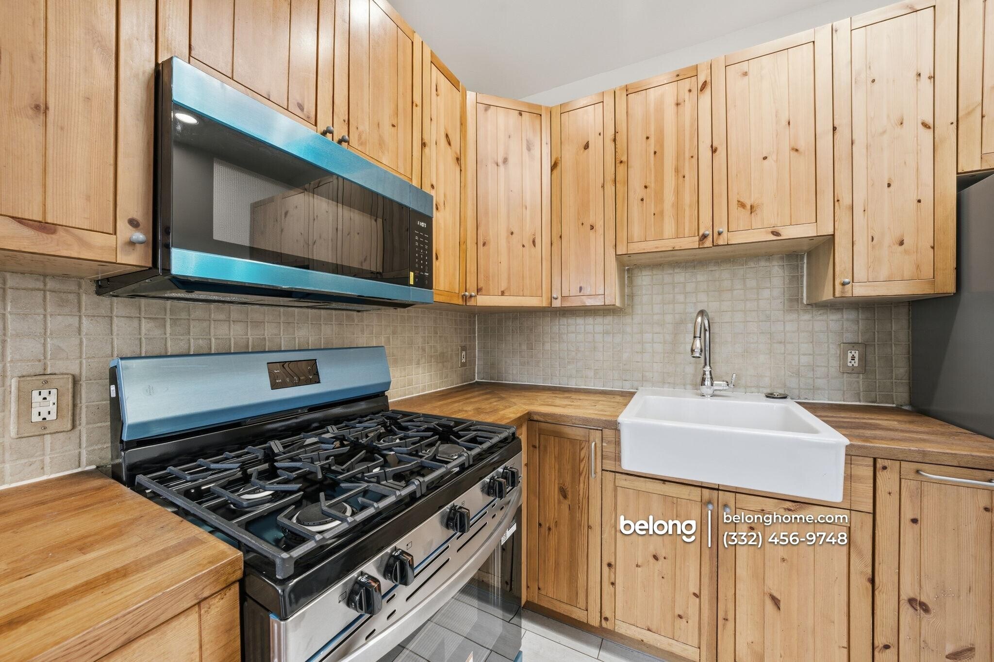 Building Photo - 202 E 93rd St