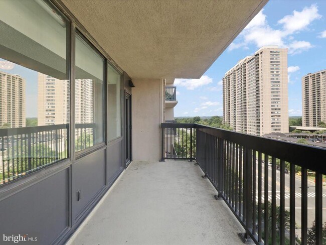 Building Photo - 3713 S George Mason Dr