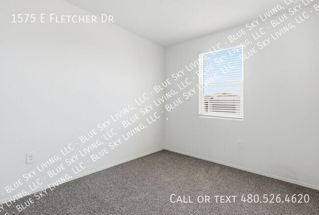 Building Photo - 1575 E Fletcher Dr