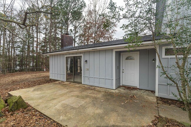 Building Photo - 575 Bradford Dr