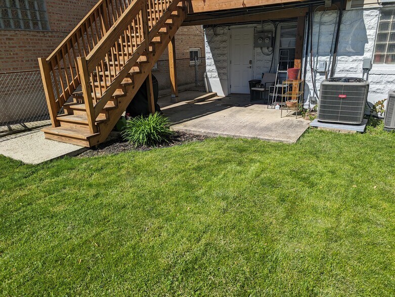 Building Photo - 2925 N Talman Ave