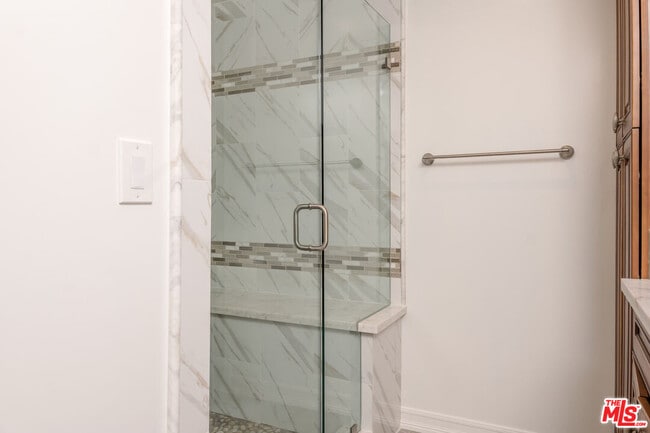 Building Photo - 234 E Tamarack Ave