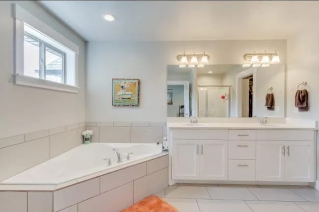 Building Photo - SCC 13D