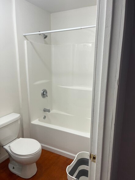 Building Photo - 9 W Main St