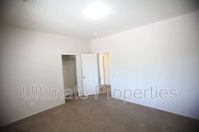 Building Photo - 2215 N 92nd Glen